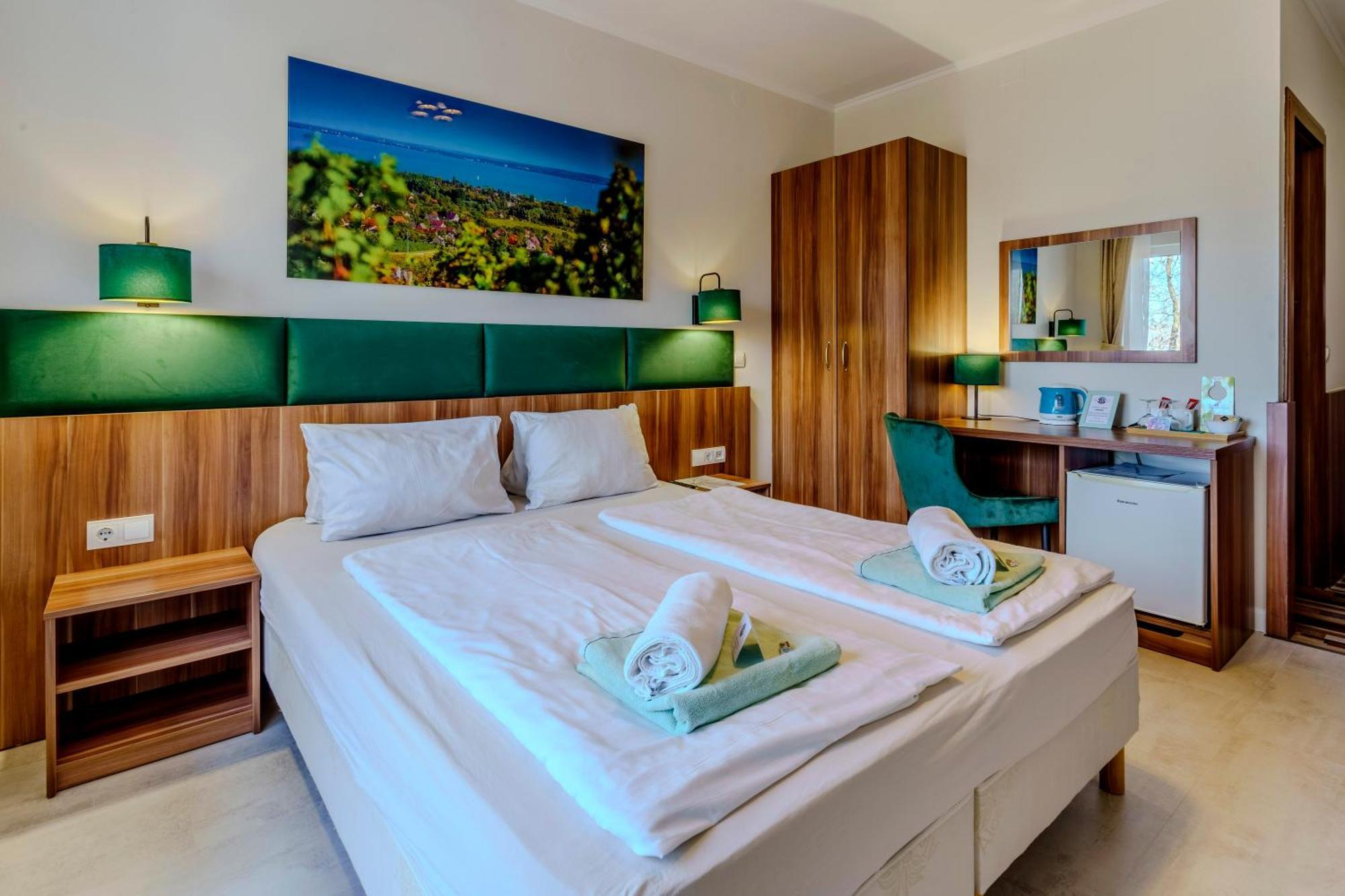 Balaton Colors Beach Hotel Siófok Eksteriør billede