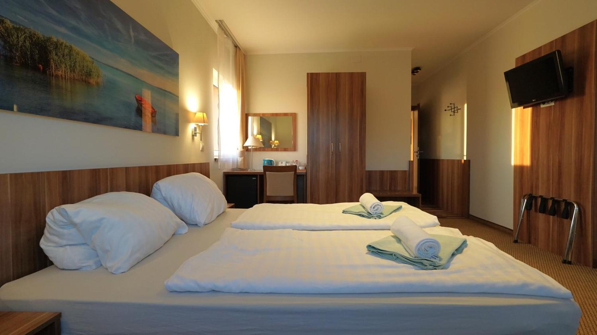 Balaton Colors Beach Hotel Siófok Eksteriør billede