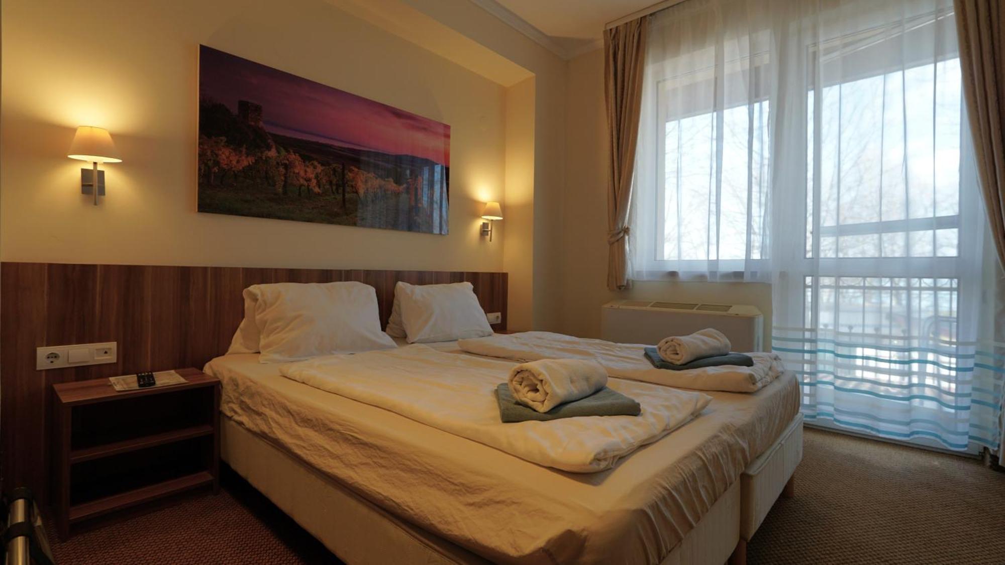 Balaton Colors Beach Hotel Siófok Eksteriør billede