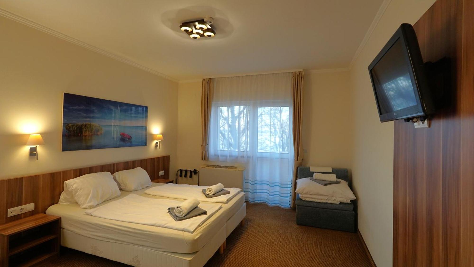 Balaton Colors Beach Hotel Siófok Eksteriør billede